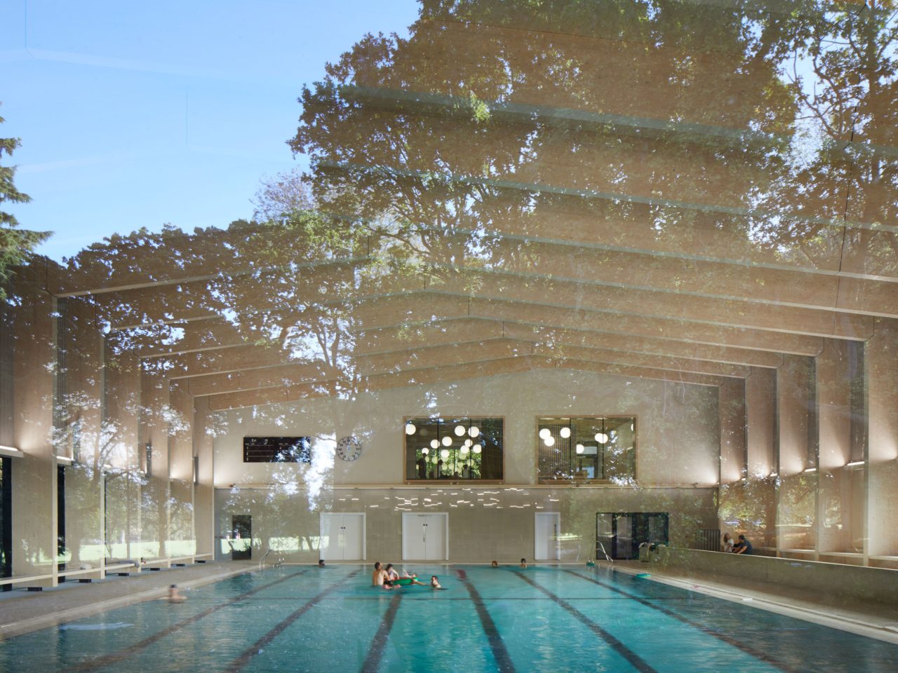 Freemens School Swimming Pool in England - BASWA Phon seamless acoustic plaster